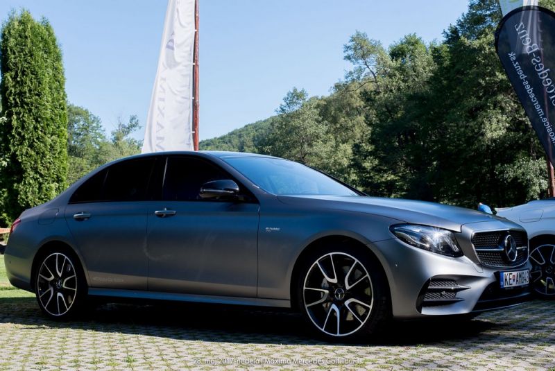 Mercedes Maxima golf tour