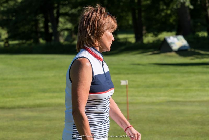Mercedes Maxima golf tour