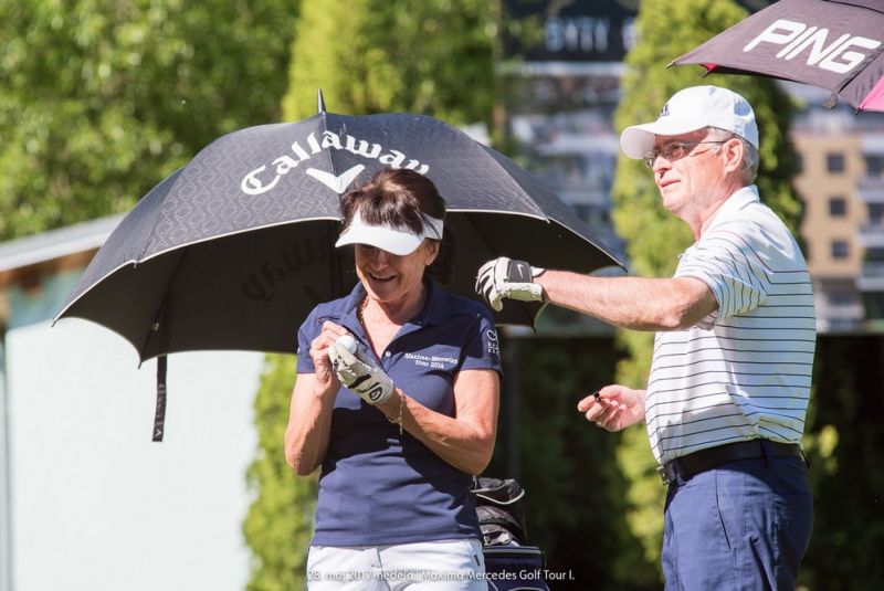 Mercedes Maxima golf tour