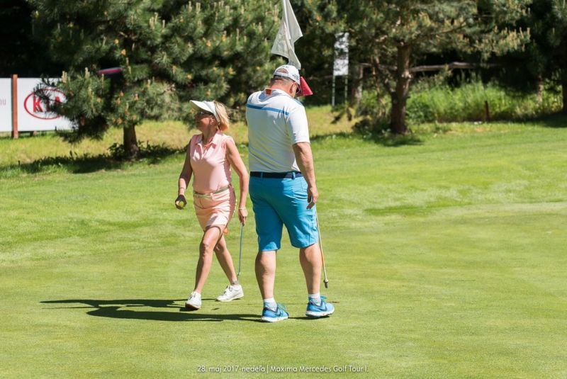 Mercedes Maxima golf tour