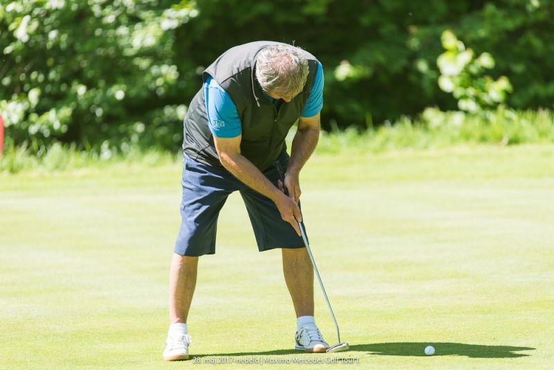 Mercedes Maxima golf tour