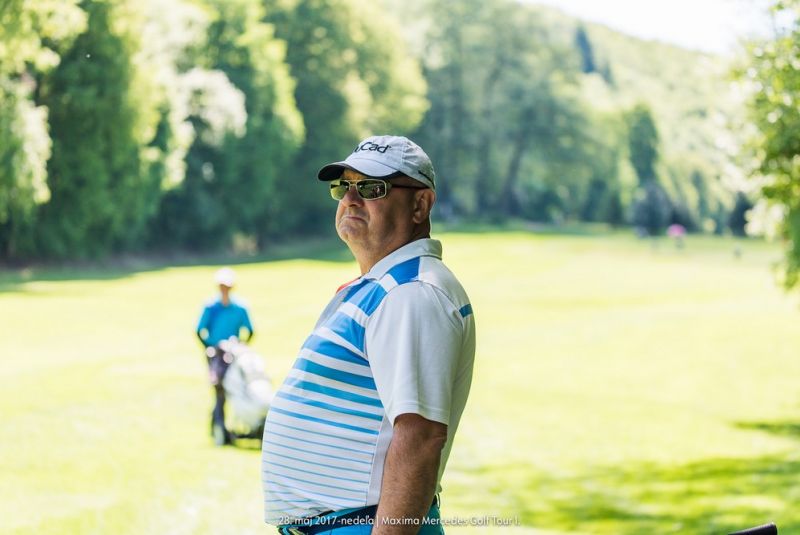Mercedes Maxima golf tour