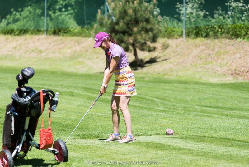 Mercedes Maxima golf tour