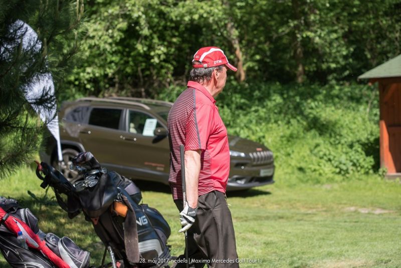 Mercedes Maxima golf tour