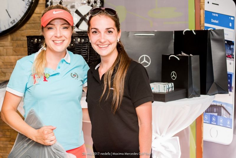 Mercedes Maxima golf tour