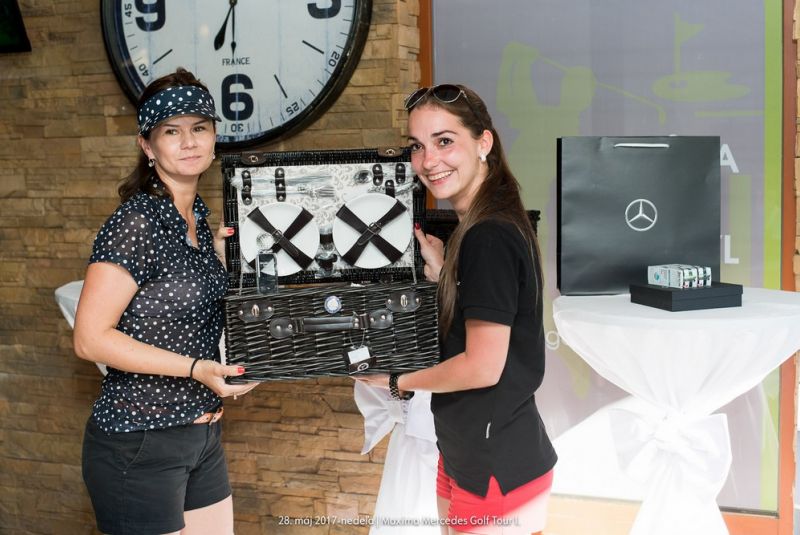 Mercedes Maxima golf tour