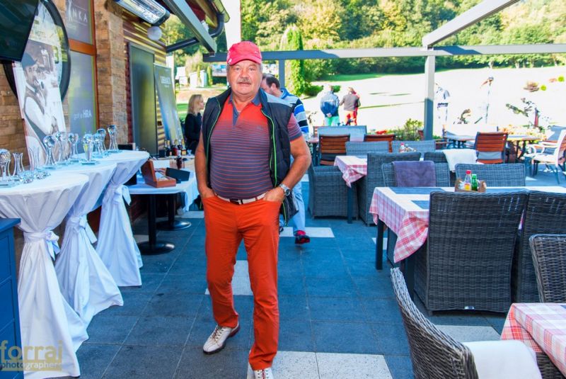 Pilous Wood golf cup