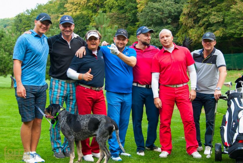 Pilous Wood golf cup