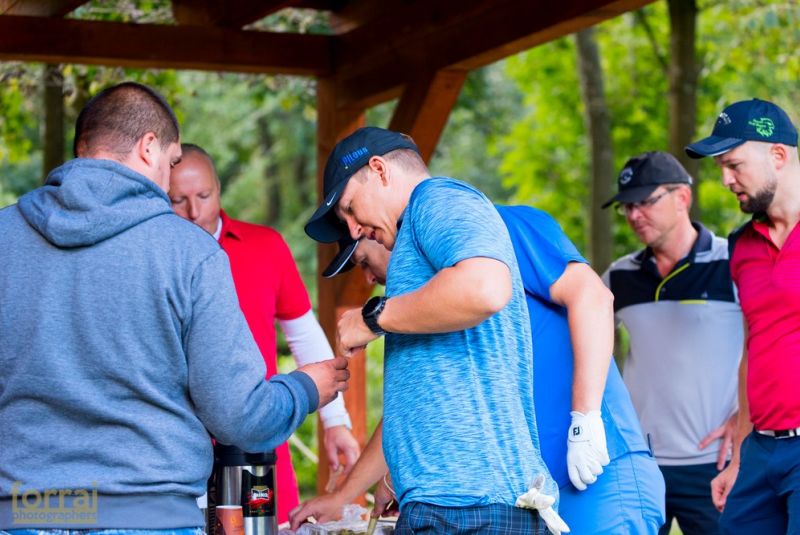 Pilous Wood golf cup