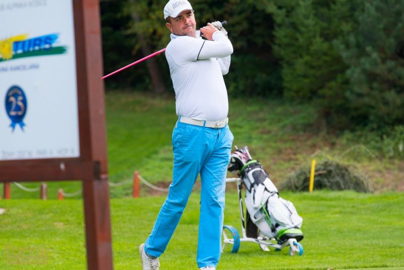 Pilous Wood golf cup