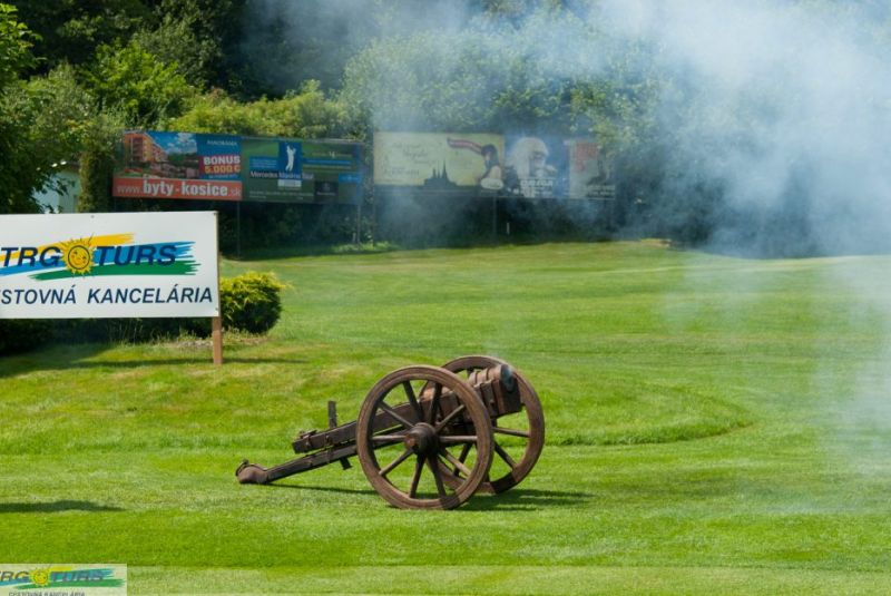 TRGOTURS Golf Cup