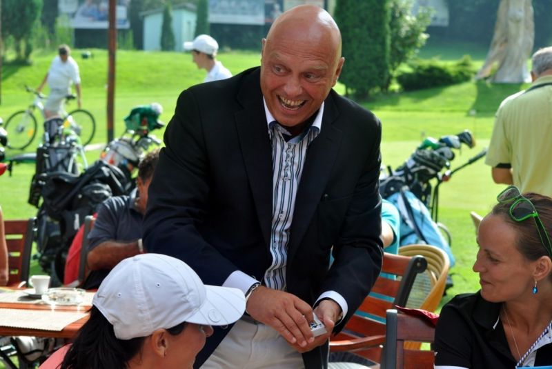 AEGON Golf & Hot Chilly poker