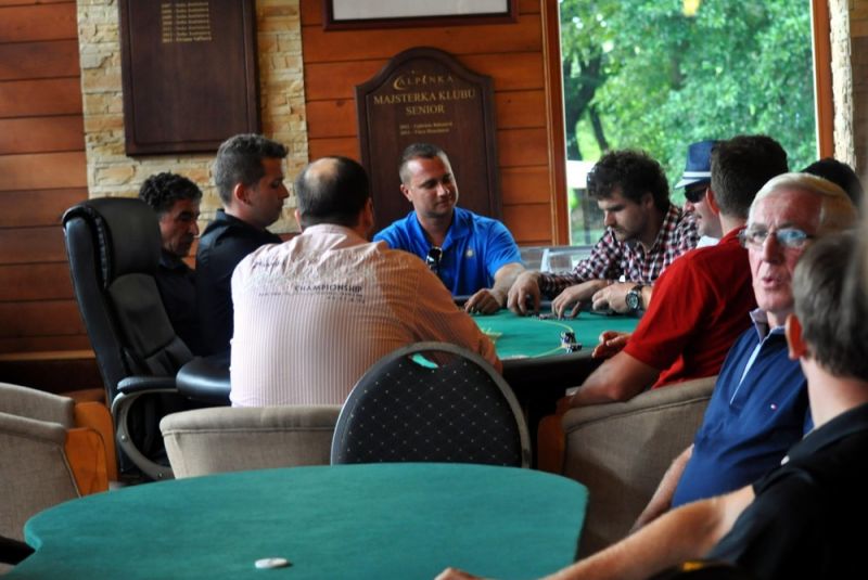 AEGON Golf & Hot Chilly poker