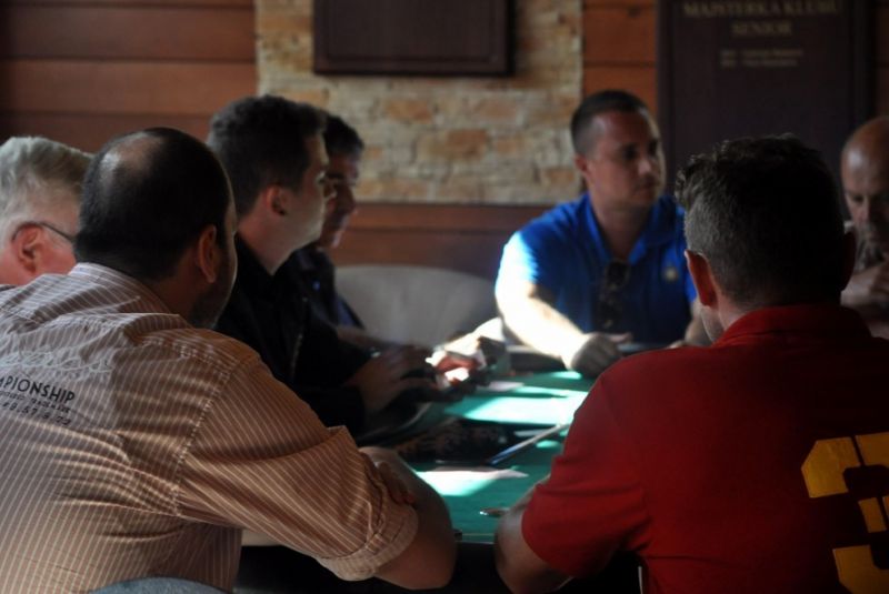 AEGON Golf & Hot Chilly poker