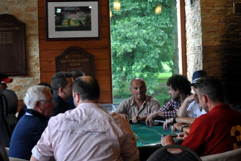 AEGON Golf & Hot Chilly poker