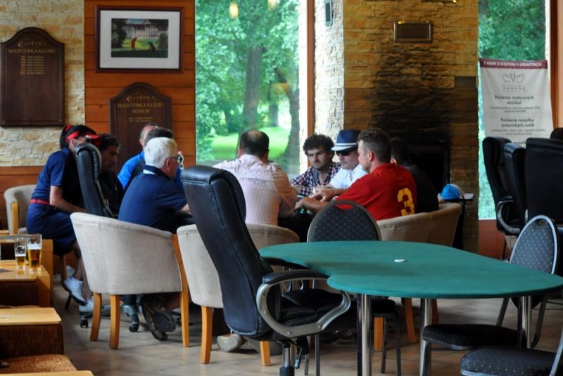 AEGON Golf & Hot Chilly poker
