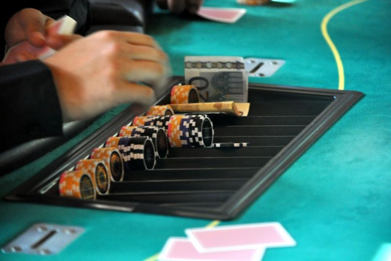 AEGON Golf & Hot Chilly poker