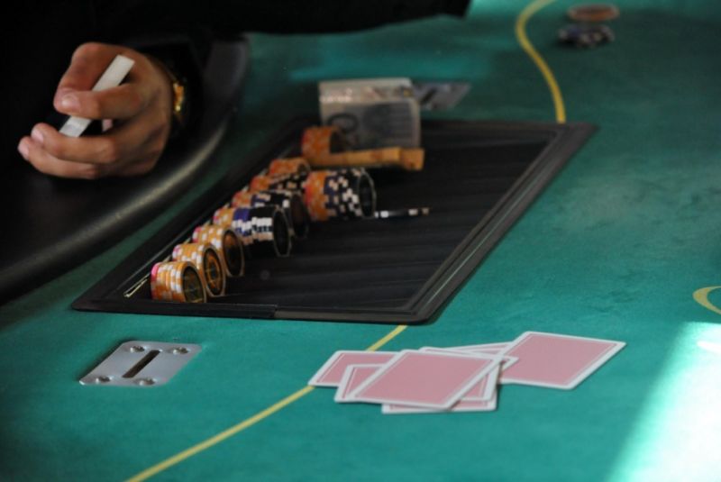 AEGON Golf & Hot Chilly poker
