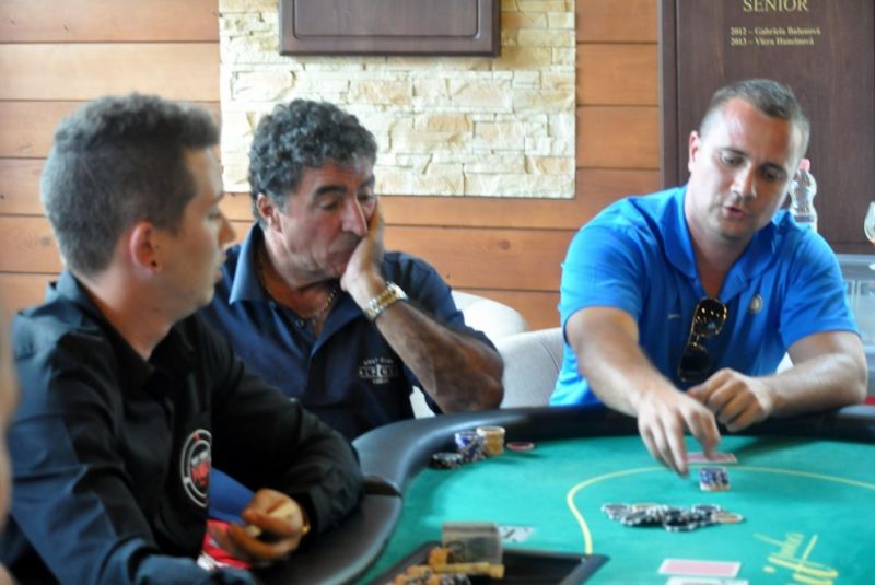 AEGON Golf & Hot Chilly poker
