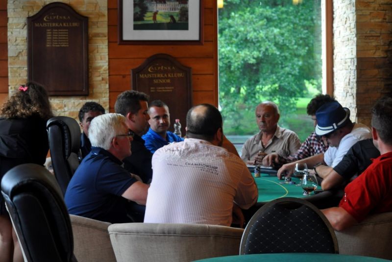 AEGON Golf & Hot Chilly poker