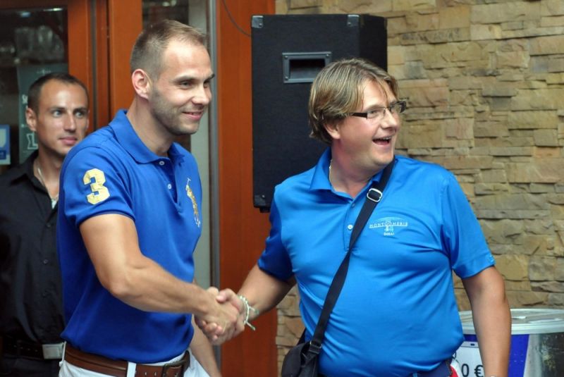 AEGON Golf & Hot Chilly poker