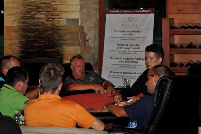 AEGON Golf & Hot Chilly poker