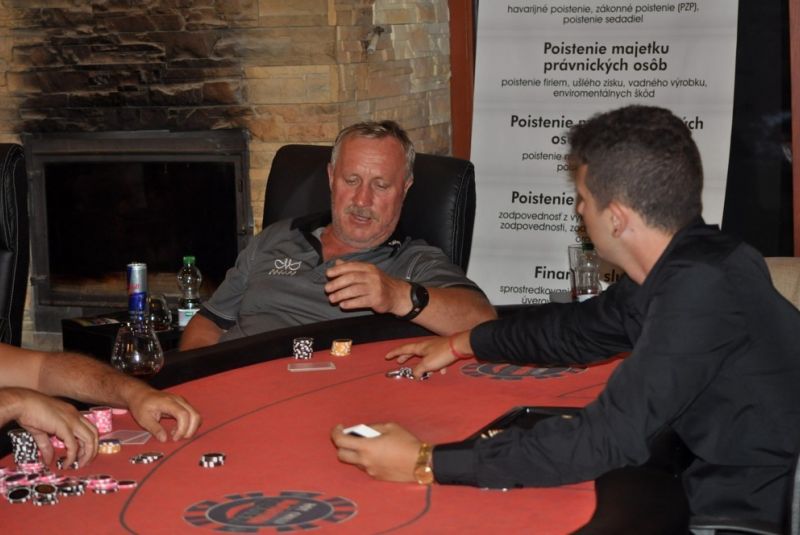 AEGON Golf & Hot Chilly poker