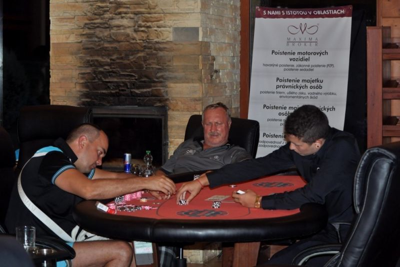 AEGON Golf & Hot Chilly poker