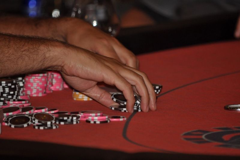 AEGON Golf & Hot Chilly poker