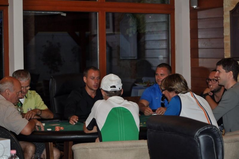 AEGON Golf & Hot Chilly poker