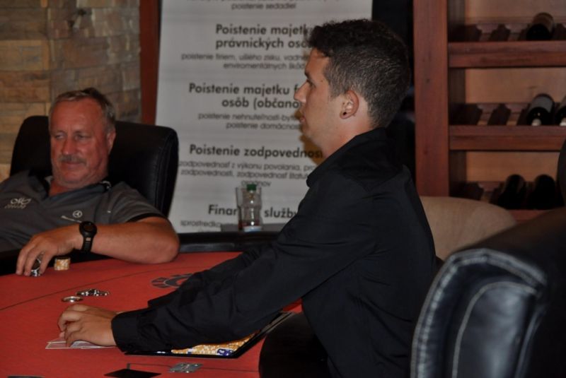 AEGON Golf & Hot Chilly poker