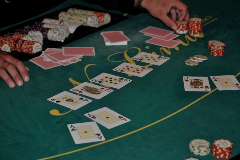 AEGON Golf & Hot Chilly poker