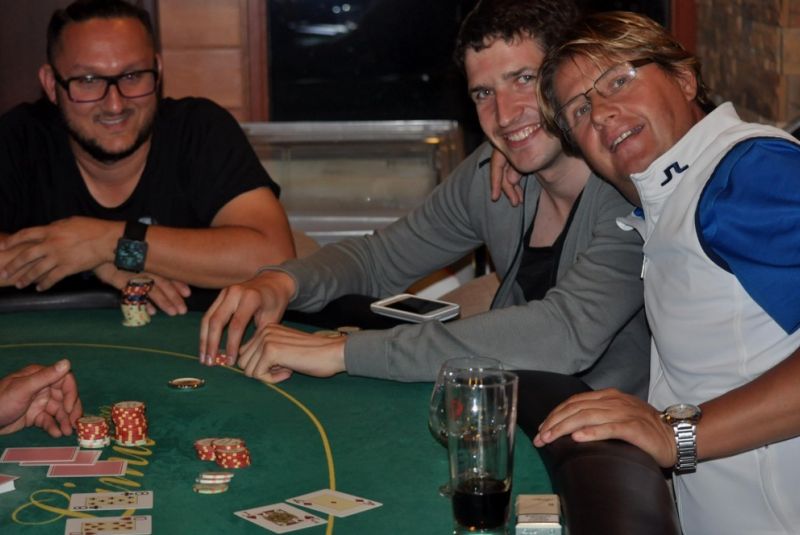 AEGON Golf & Hot Chilly poker