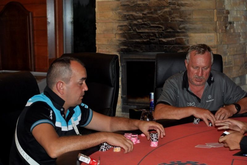 AEGON Golf & Hot Chilly poker